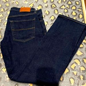 Lucky Brand classic straight cut jeans for men